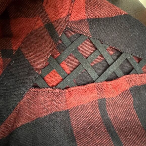 NWOT Torrid (3X) Red & Black Plaid Button-Down Flannel Shirt with Lattice Should - Picture 3 of 7